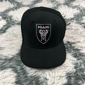 New Era Men’s Inter Miami CF Soccer Team Fitted Cap Black Messi MLS 7 5/8